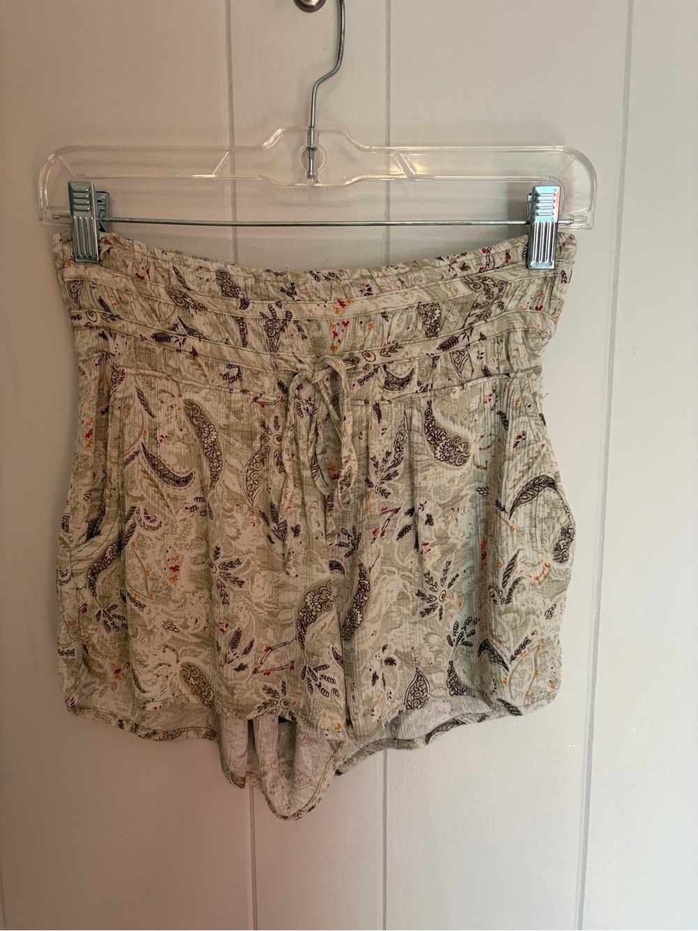 Sincerely Jules Cream Paisley High-Waist Drawstring Shorts